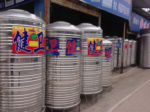 保溫不銹鋼水箱報(bào)價(jià)與廠家選擇，不銹鋼水箱拉絲工藝解析